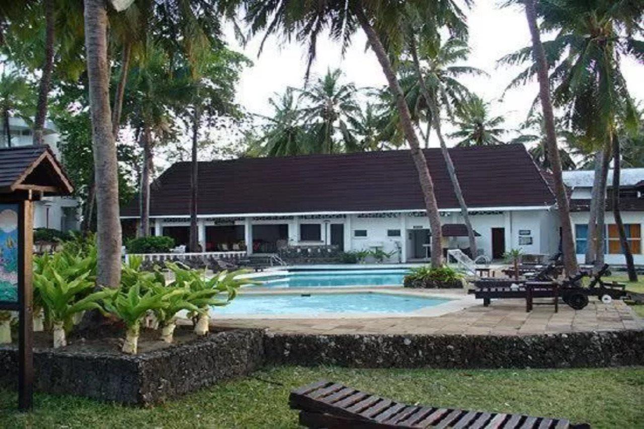 Kenya Bay Beach Hotel Bamburi Esterno foto