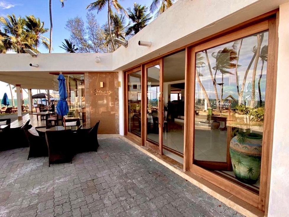 Kenya Bay Beach Hotel Bamburi Esterno foto