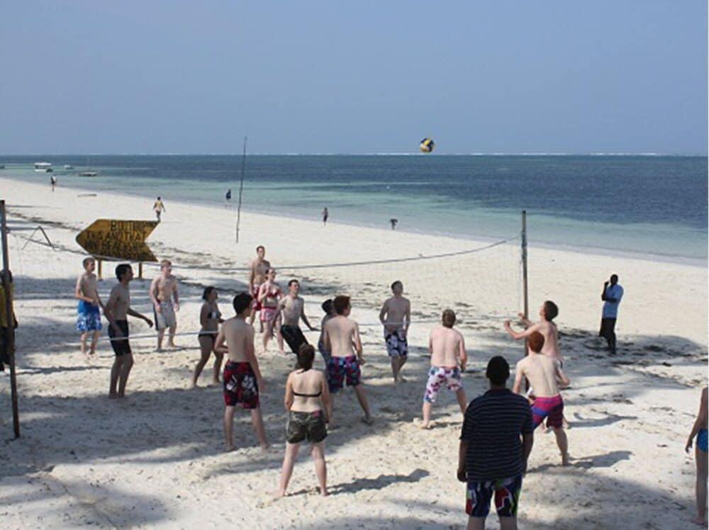 Kenya Bay Beach Hotel Bamburi Esterno foto
