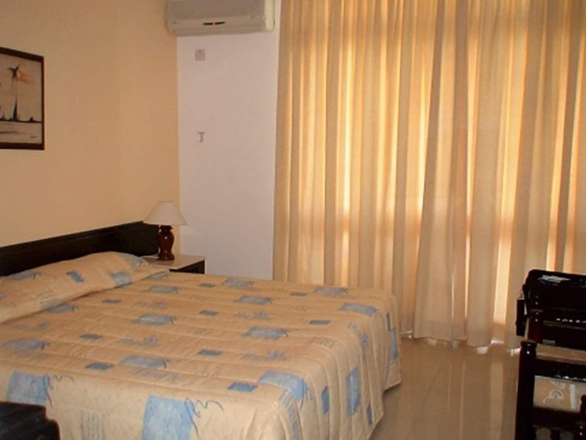 Kenya Bay Beach Hotel Bamburi Esterno foto